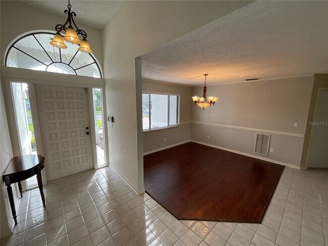 Building Photo - 1349 Hillside Dr