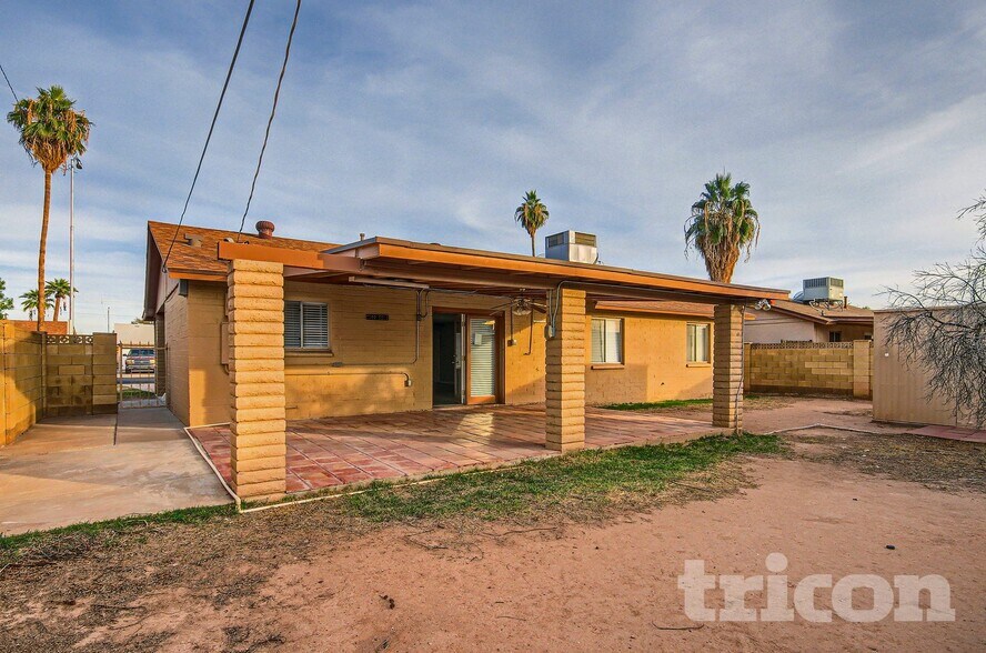 Building Photo - 452 S Johnson