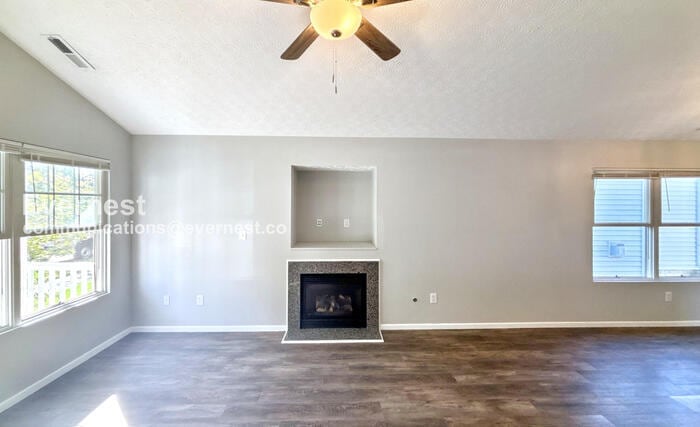 Building Photo - 5321 Miramar Dr
