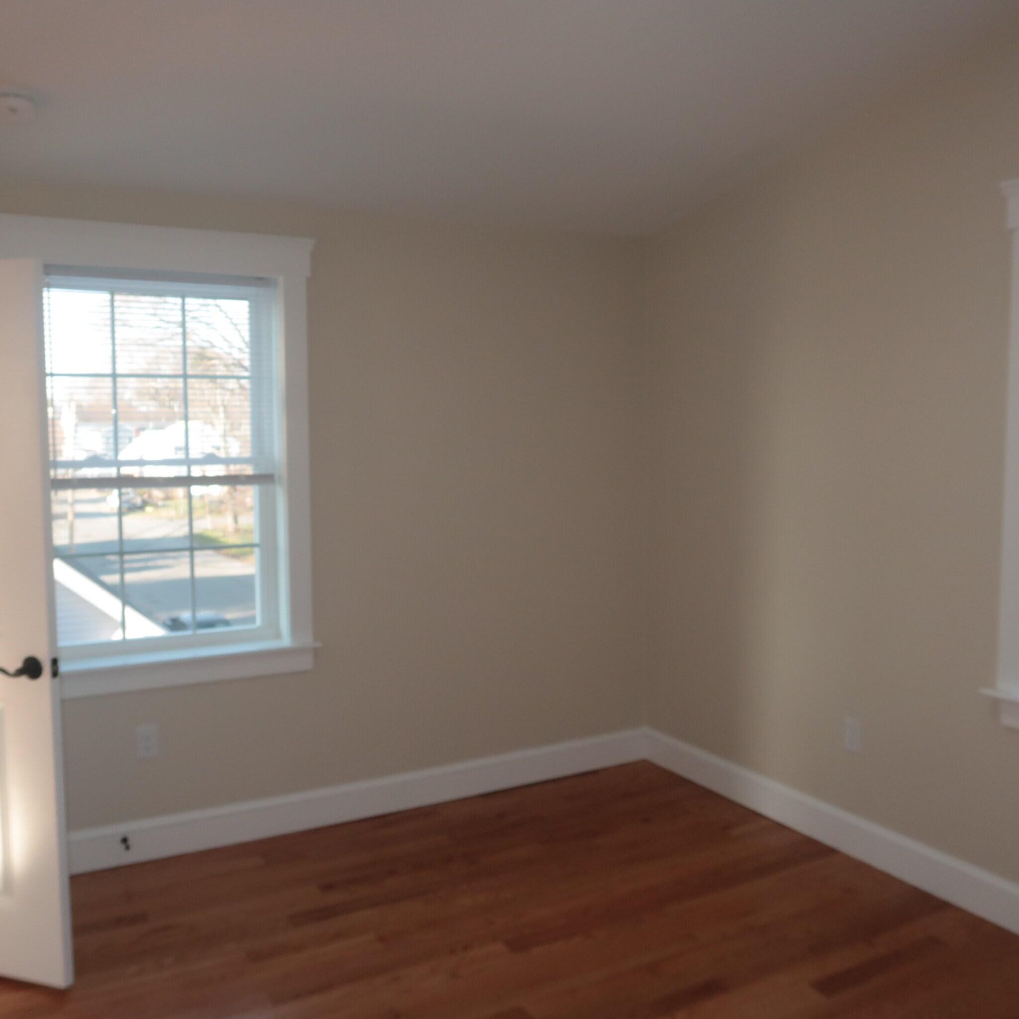 Building Photo - 32 Newhall St