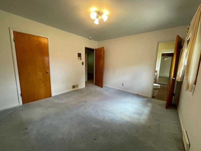 Building Photo - 2310 Fox Dr