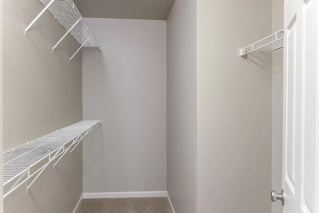 Building Photo - Immediate Occupancy Available!