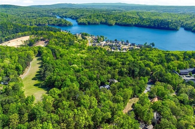 Building Photo - 114 Cherokee Dr S