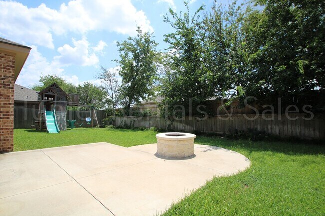 Building Photo - Temple 4 bedroom in Carriage House Subdivision