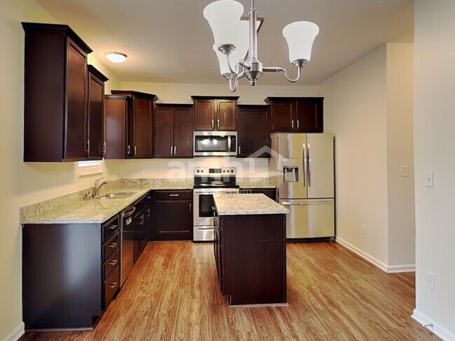 Building Photo - 1273 Greenbriar Way