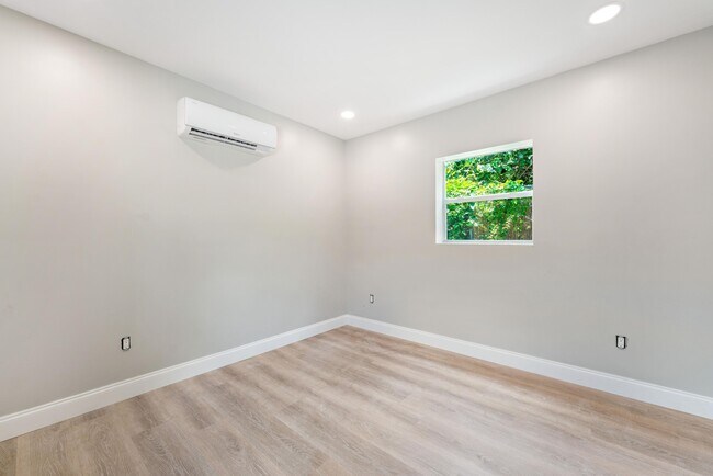 Building Photo - 3600 Westview Ave