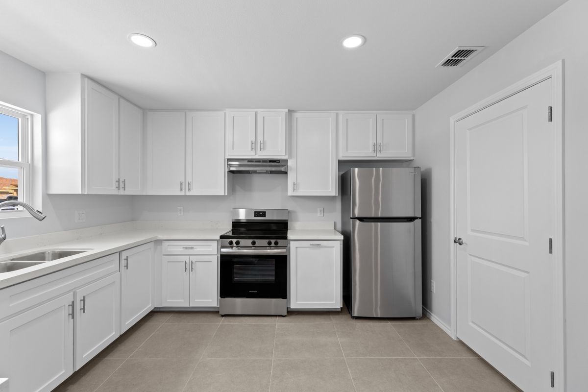 Building Photo - 664 Marrs Ave