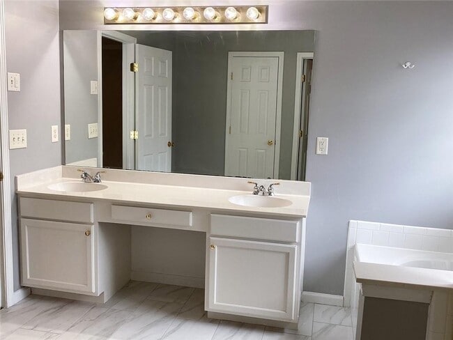 Building Photo - 2684 Rocky Knoll Ct