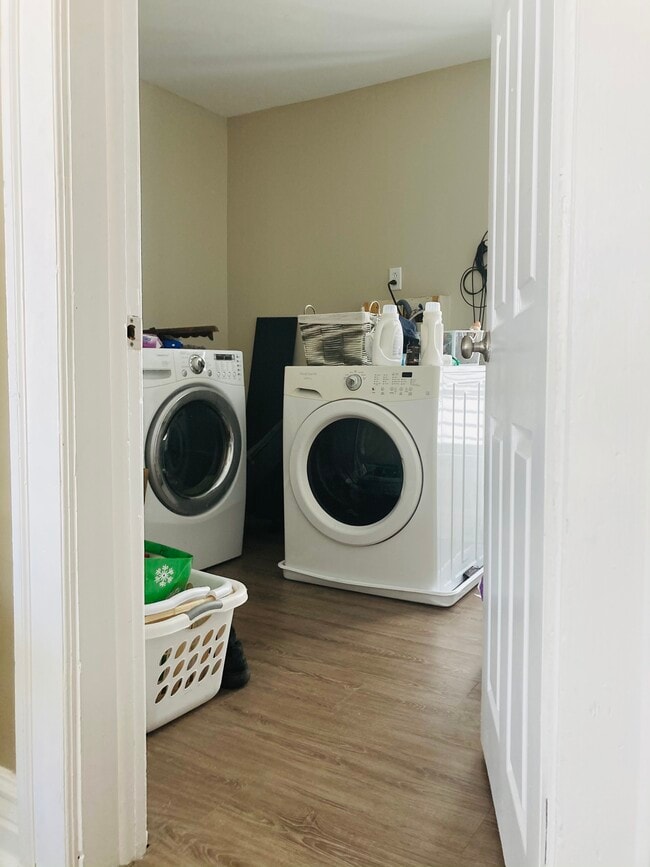 Building Photo - 34 Hickory Street