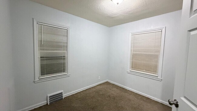 Building Photo - 18703 Waltham St