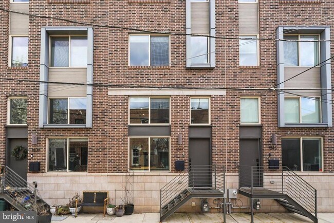 Building Photo - 1341 S Garnet St