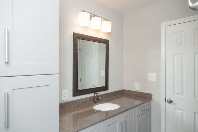 Building Photo - Condo in Brandon Ridge