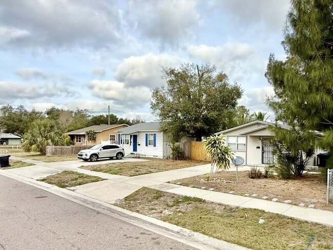 Building Photo - 4327 14th Ave S