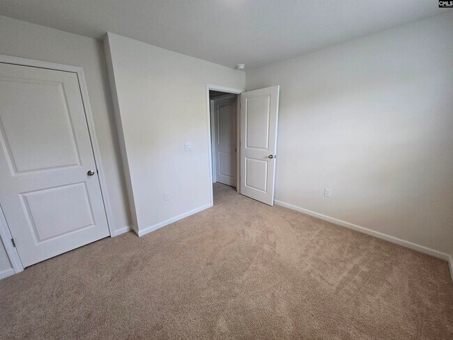 Building Photo - 116 Woodmere Dr