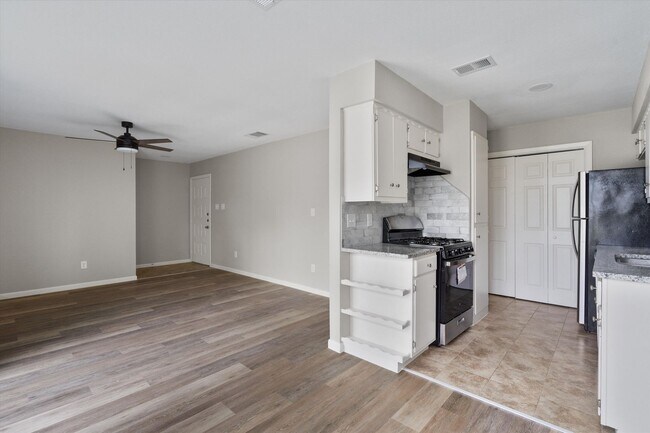 Building Photo - 701 Ramble Ln