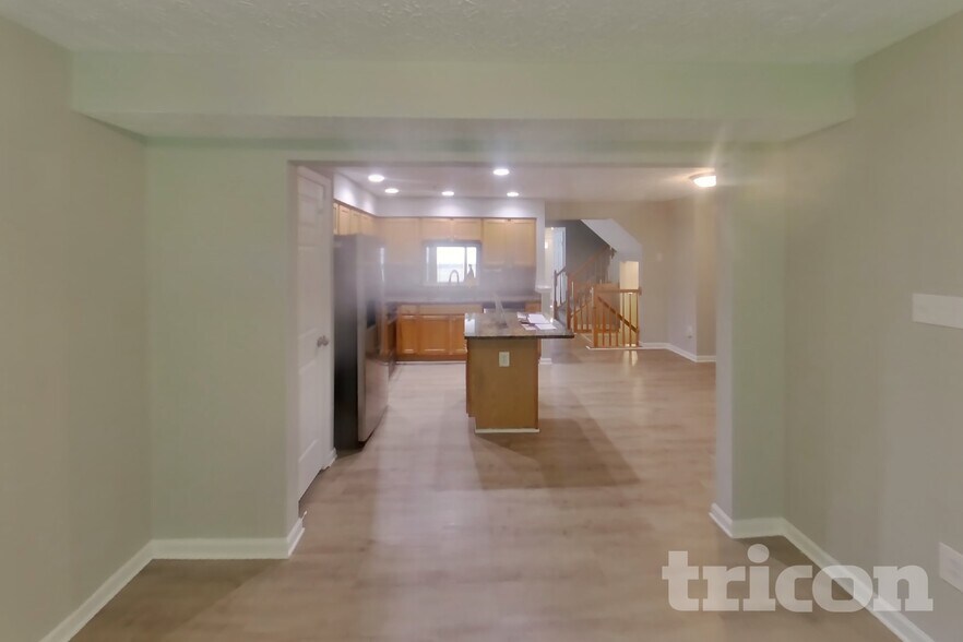 Building Photo - 9845 Bayline Cir