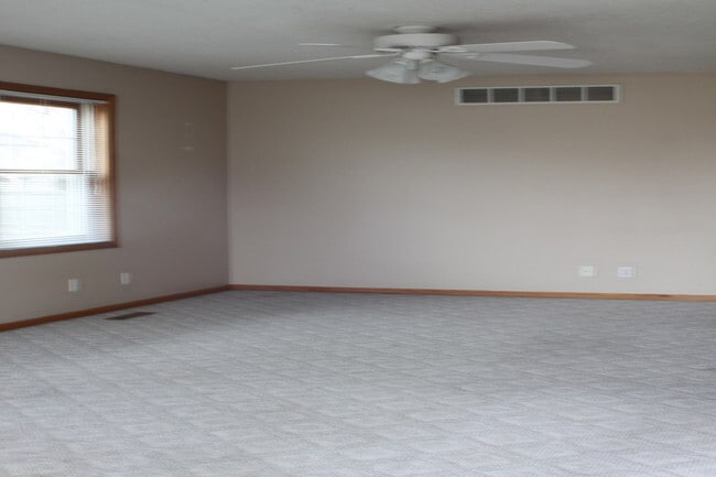 Building Photo - 4543 Twain Cir