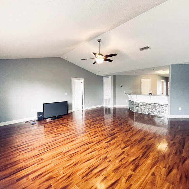 Building Photo - 2386 Barberee Dr