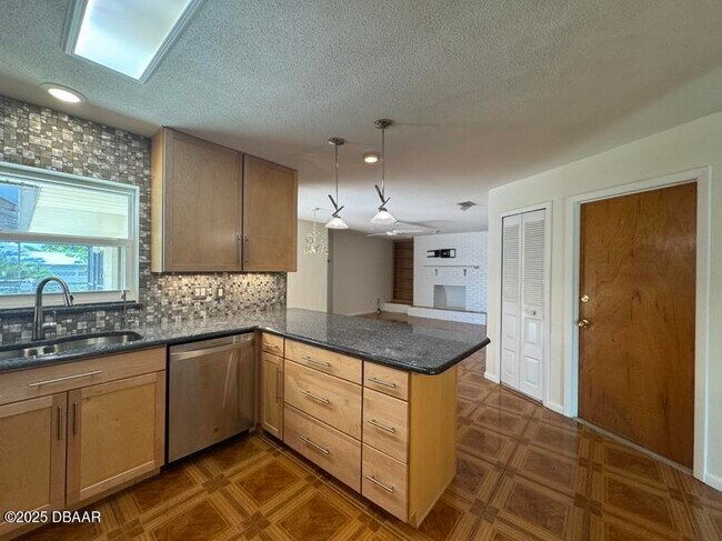 Building Photo - 4350 Candlewood Ln