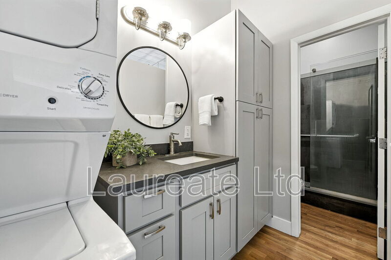 Building Photo - 2261 Blake St