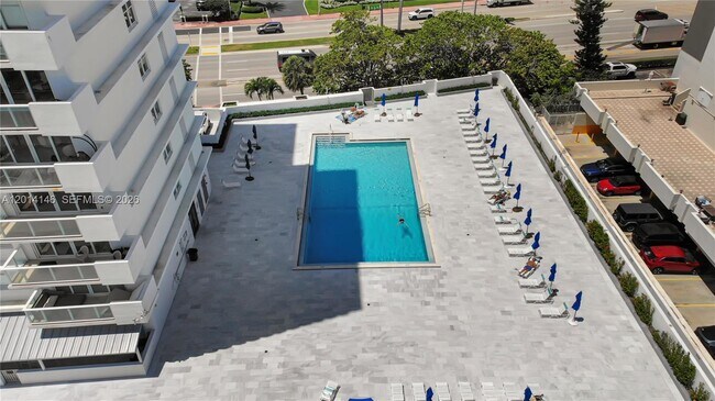 Building Photo - 5601 Collins Ave