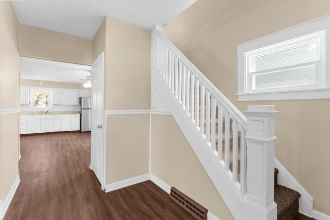 Building Photo - 510 Devitt Ave