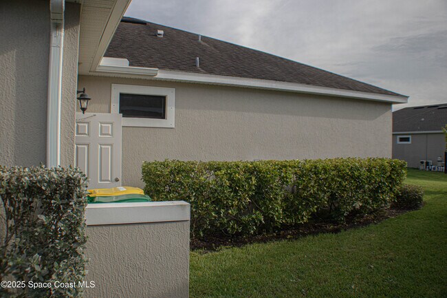 Building Photo - 7518 Bluemink Ln