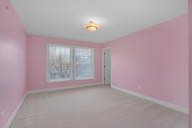 Building Photo - 7242 Greywall Ct