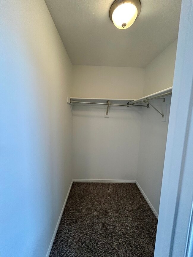 Building Photo - Remodeled 3 Bed, 2 Bath Home in West Jordan — Available Now