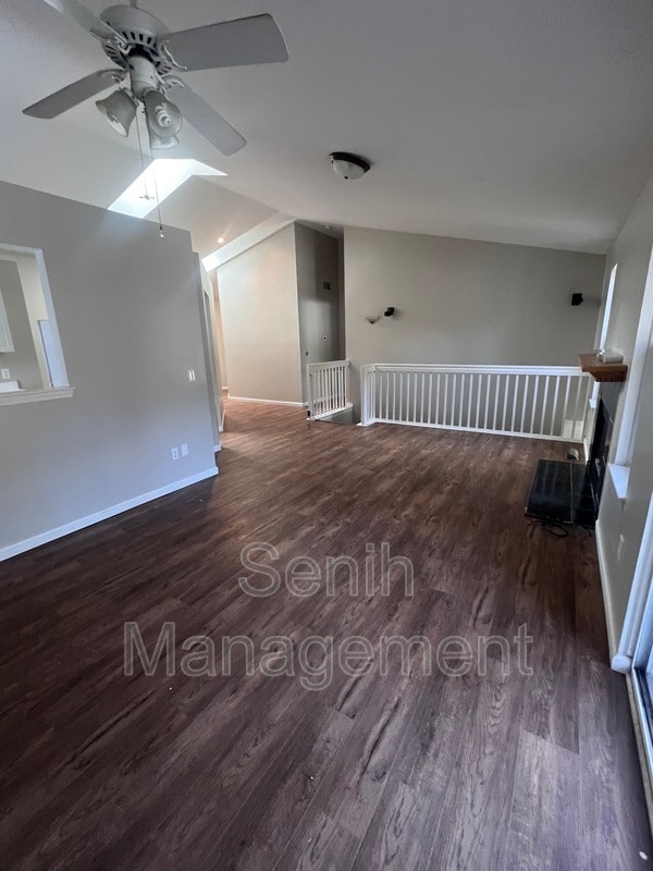 Building Photo - 315 Victorian Ln