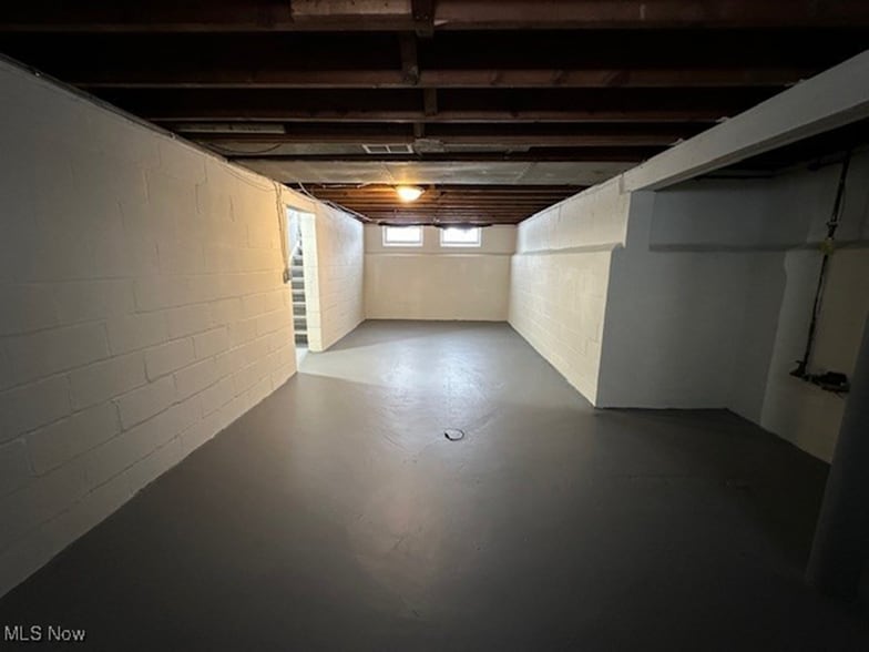 Building Photo - 5185 Anthony St