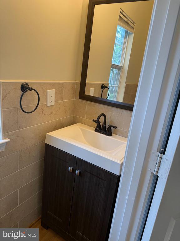 Building Photo - 47403 Darkhollow Falls Terrace