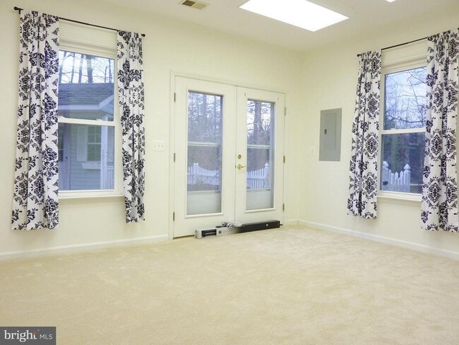 Building Photo - 267 Cedar Ridge Dr