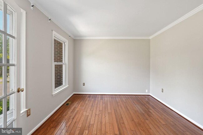Building Photo - 10 Apple Blossom Ct