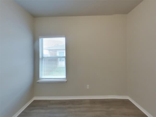 Building Photo - 11602 Morgan's Point St