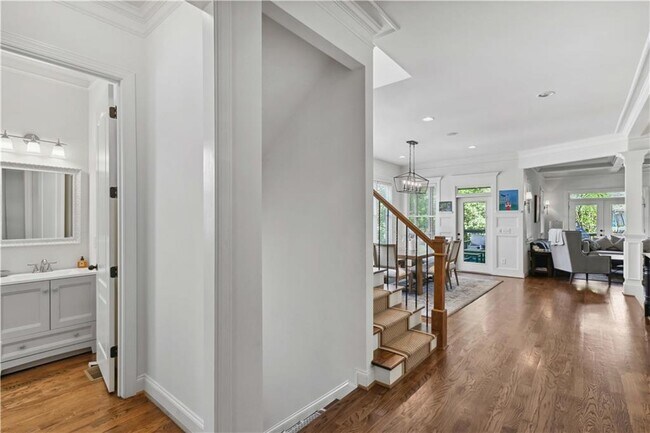 Building Photo - 306 Peachtree Ave NE