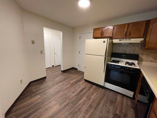 Building Photo - 379 Huse Rd