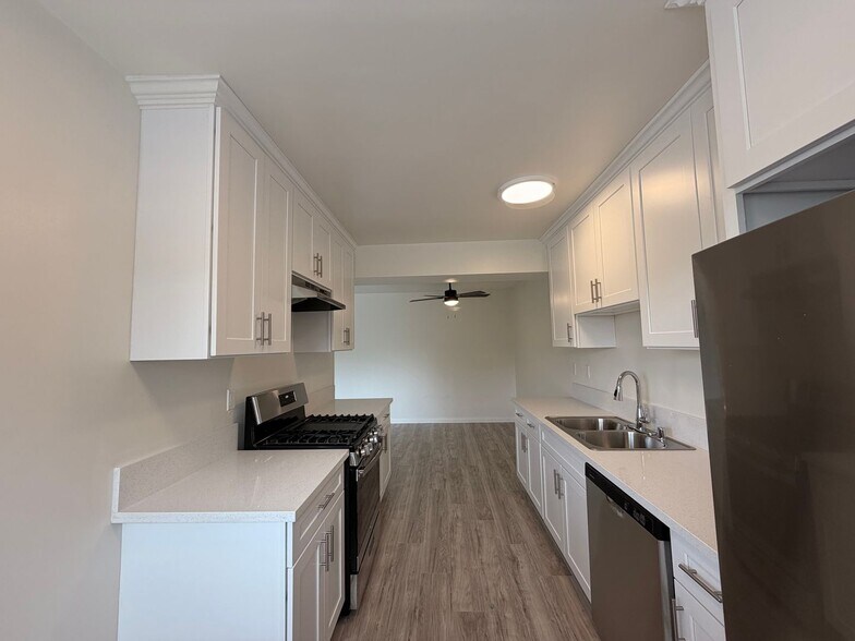 Building Photo - 6433 Shirley Ave