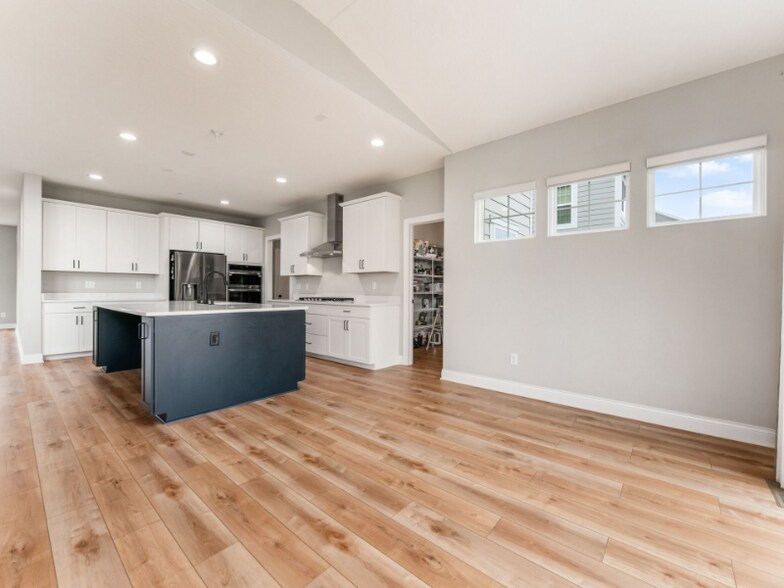 Building Photo - 9182 Gardenia Dr