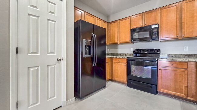 Building Photo - Enjoy the incredible amenities at Estrella Mountain Ranch!