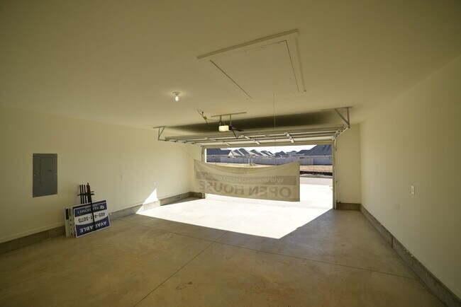 Building Photo - Brand New Home in Washington!