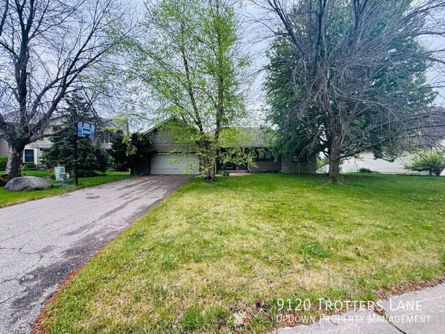Building Photo - 9120 Trotters Ln