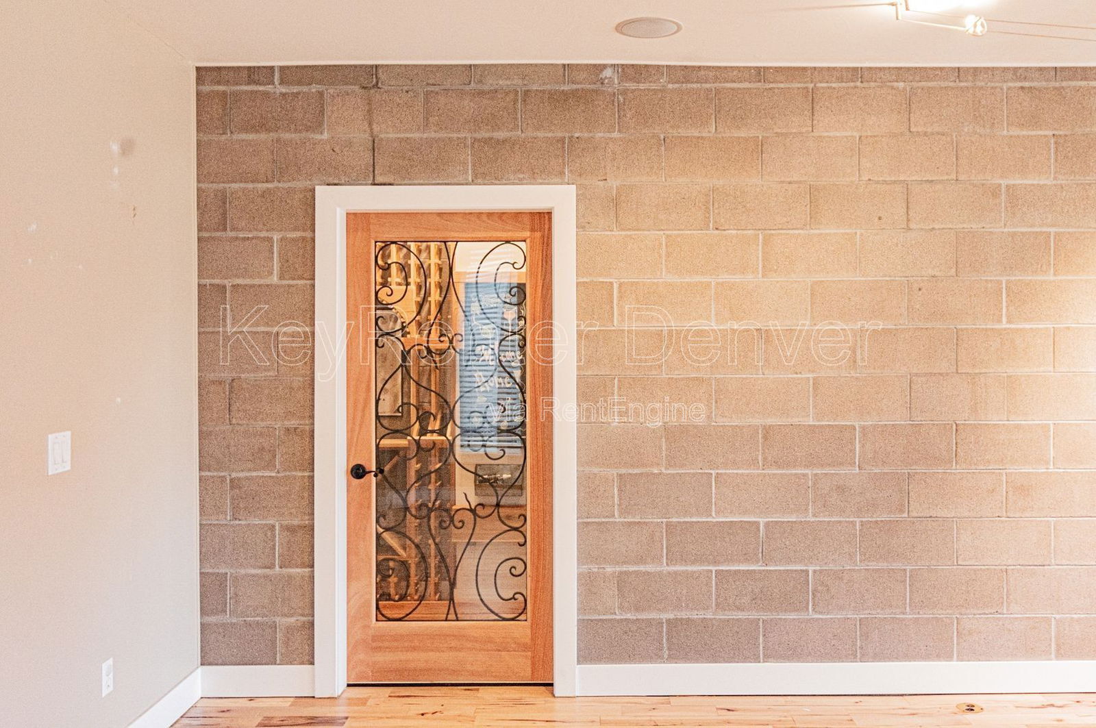 Building Photo - 4186 Utica St