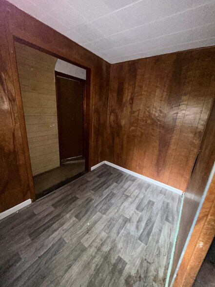 Building Photo - 2332 Renois Ln