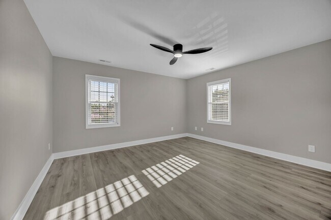 Building Photo - 101 N 6th St