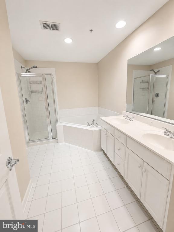 Building Photo - 506 Fallsgrove Dr