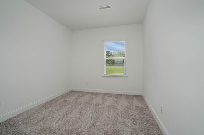 Building Photo - 19225 Yellow Birch Dr