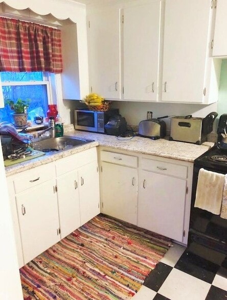 Building Photo - 19.5 Hanson