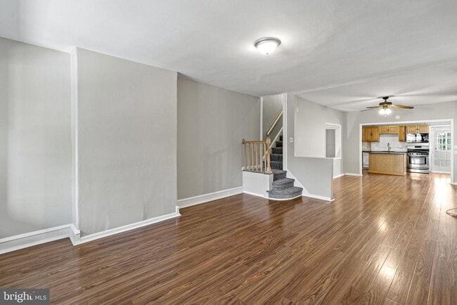 Building Photo - 307 Roxborough Ave