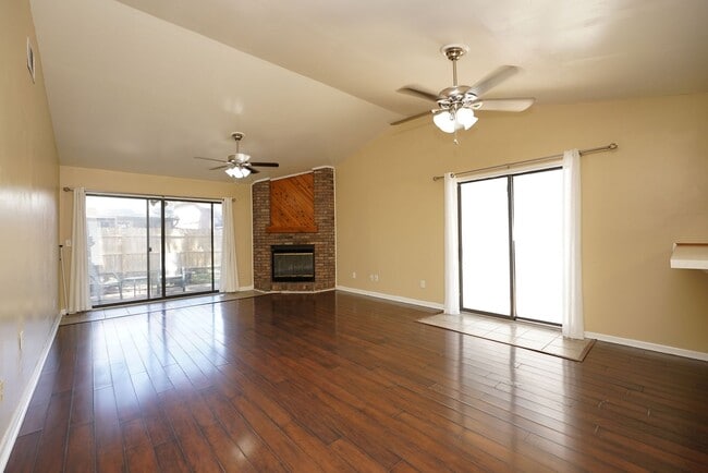 Building Photo - Great Niceville Location near Schools and ...